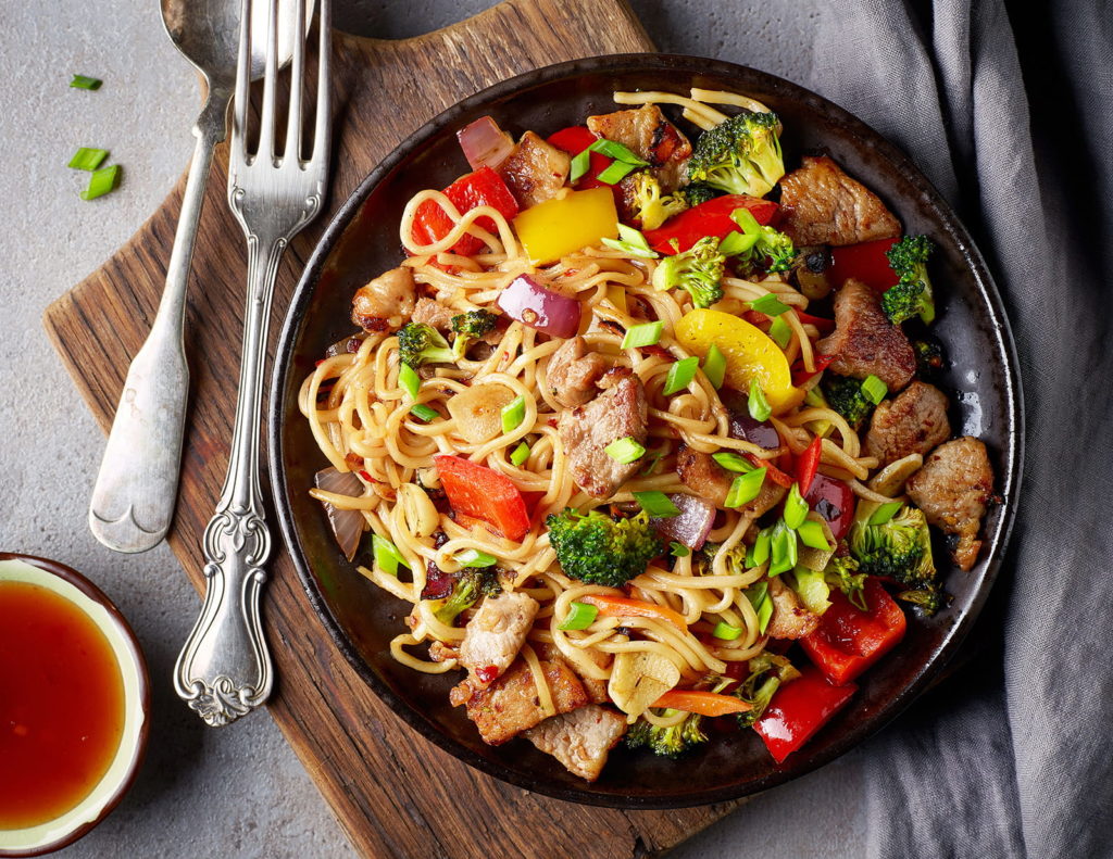 noodles-with-meat-and-vegetables-PGQ9Z9M-min